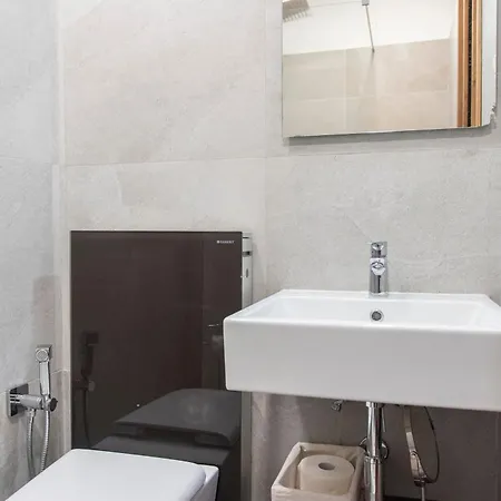 Apartamento Monti Bespoke